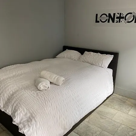 Luxurious En-Suite Soft Water Air Conditioning Tv Ripple